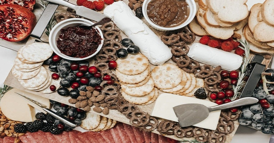 How to Create a Holiday Charcuterie Board